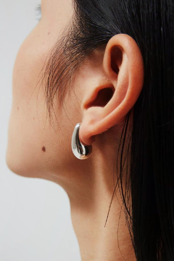 S925プレーンウオータードロップスタッドピアス　B4337