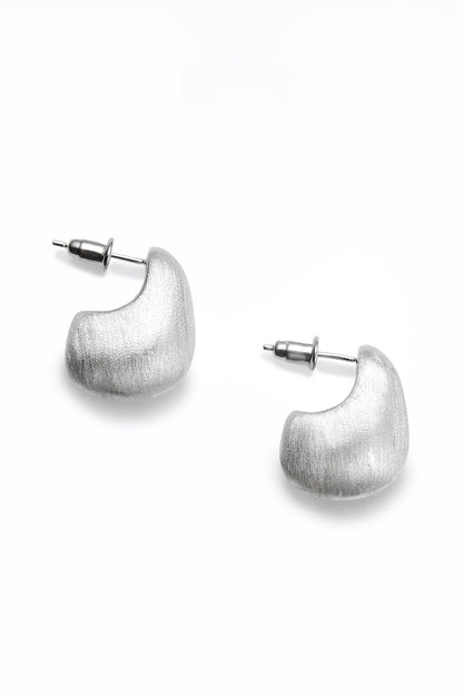 S925バーサタイルプレーンブラッシュドスクエアピアス　B4339