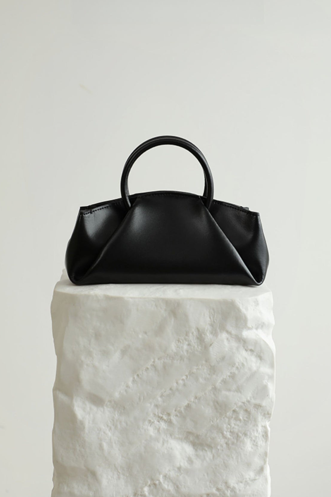 レトロレザーボックスハンドバッグ　B4408