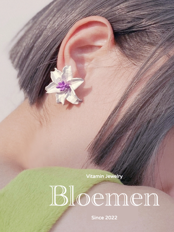 Flower Motif Earrings B1017
