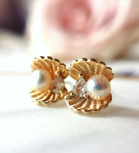 Baroque pearl shell earrings B1719