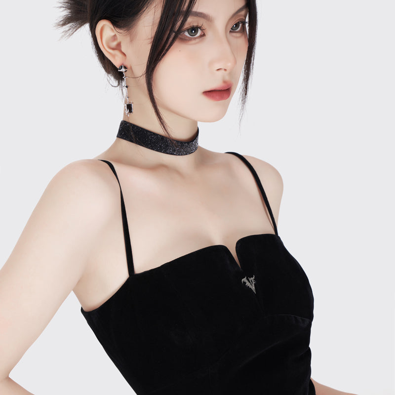 Black velvet slim suspender dress