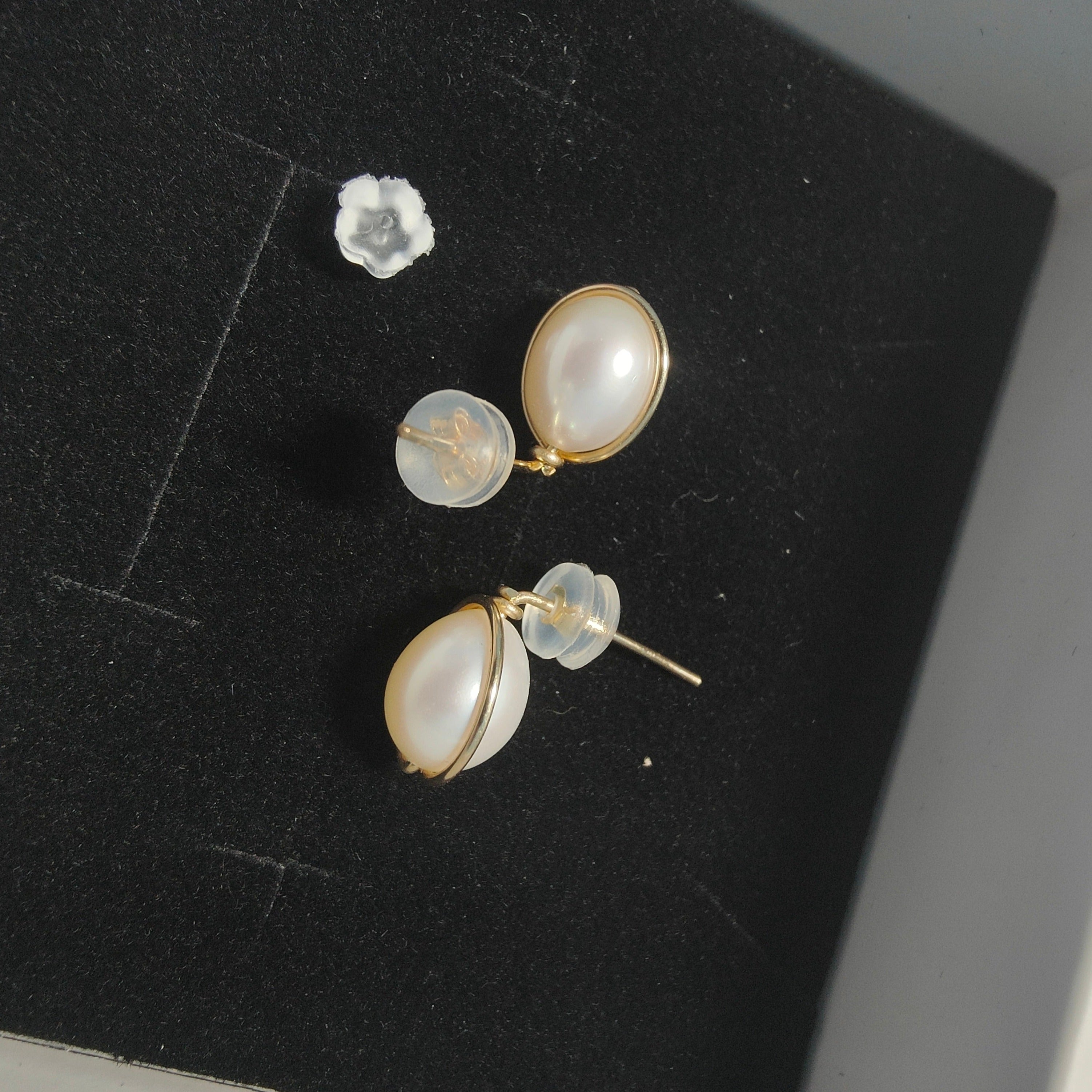 ゴールドワイヤーナチュラルパールピアス B1301 – Bloemen