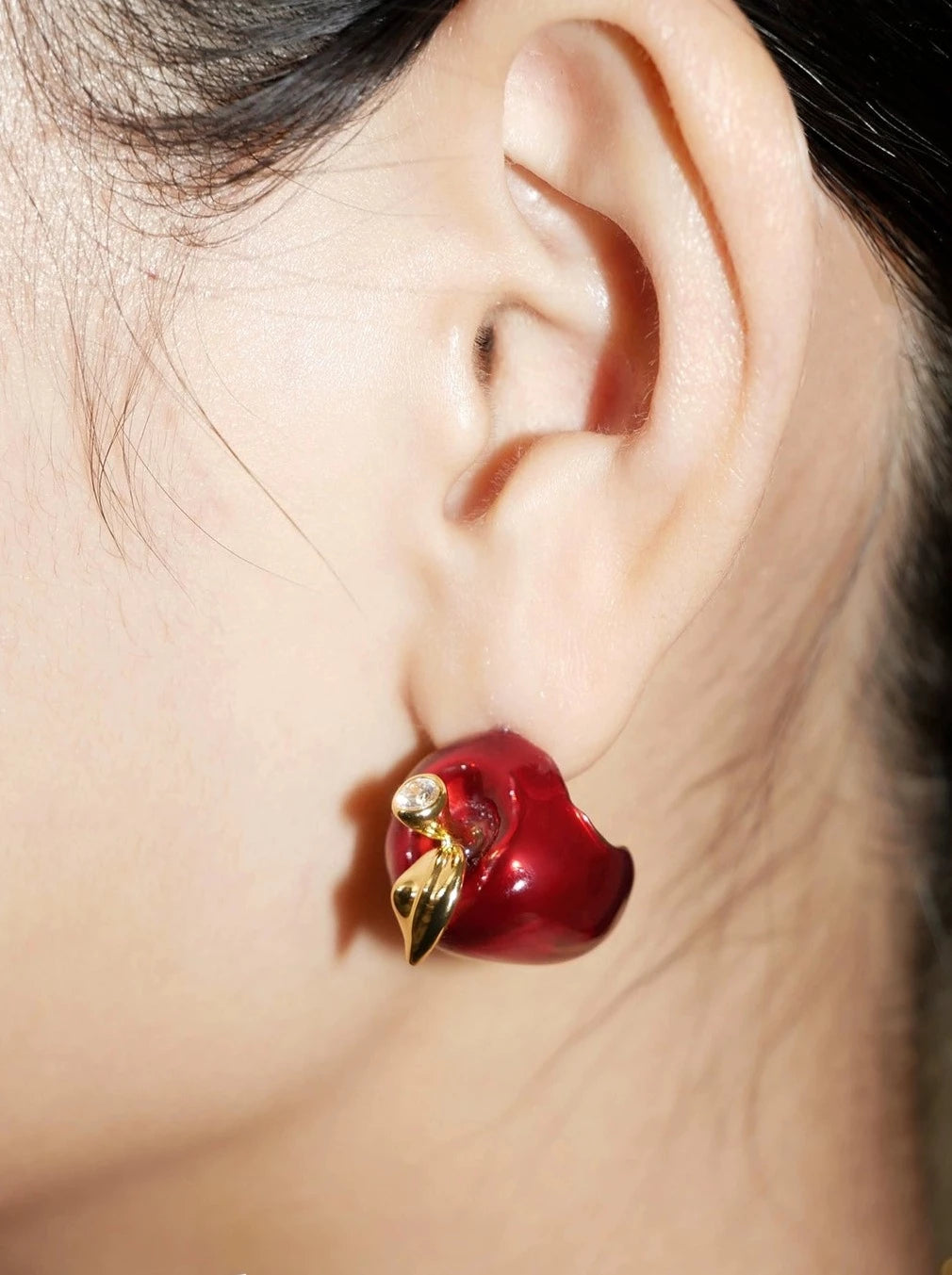 豐滿紅蘋果耳環 B2438