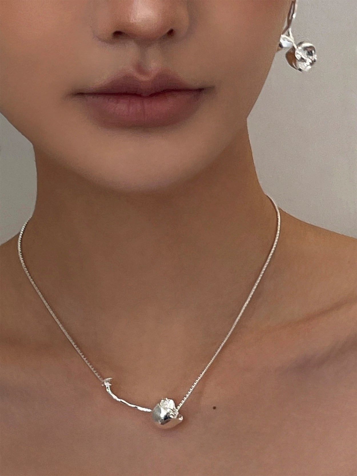 Cherry metallic necklace B2501
