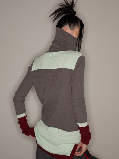 High-necked long-sleeved sweater