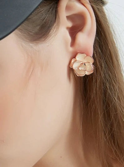 フラワーフェアリーピアス　B2562