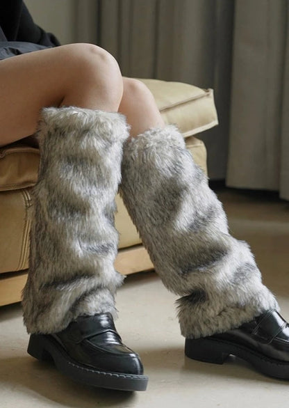 Faux fur leg warmers B2291