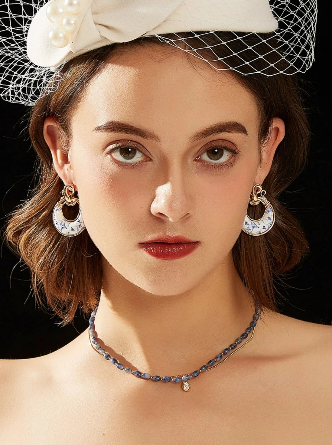 Blue &amp; white Chinese earrings B2560