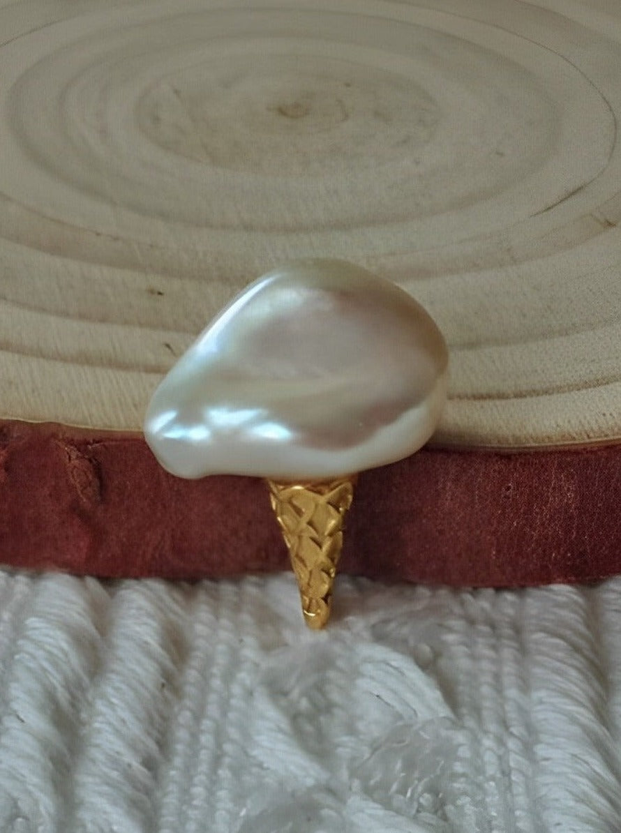 Pearl ice cream brooch B1554